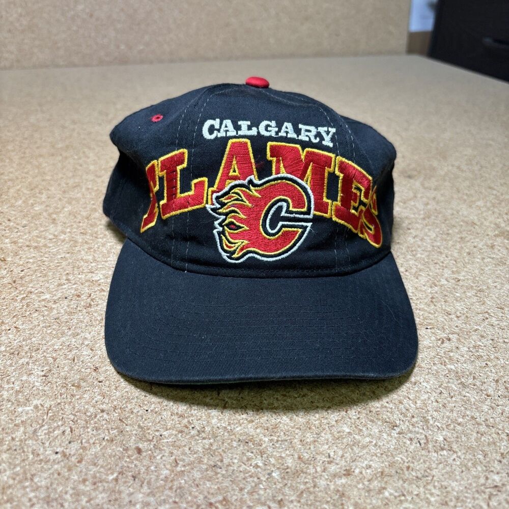 Calgary Flames Hat (VTG) - Oversize Script by Starter - Adult Snapback